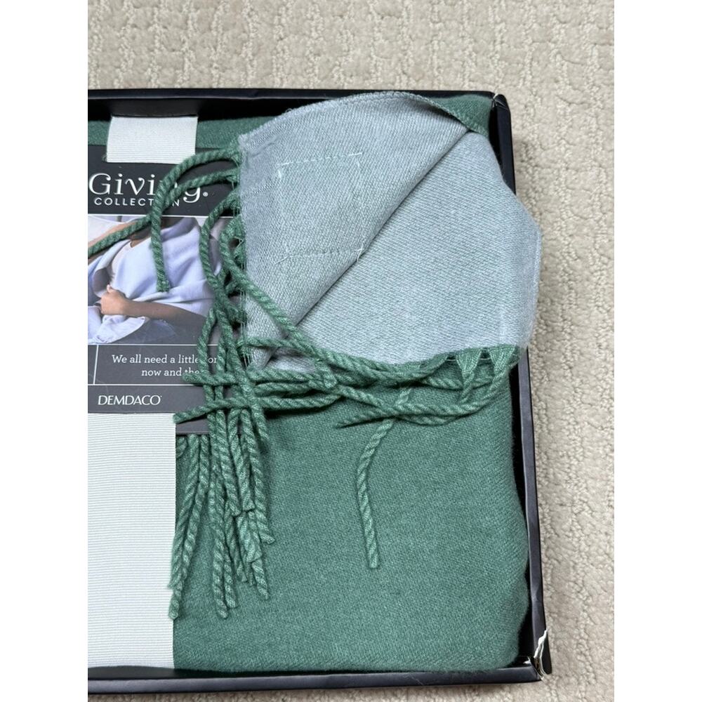 Demdaco Handmade Giving Collection Reversible Wrap Green Fringe Shawl NEW - Picture 6 of 7